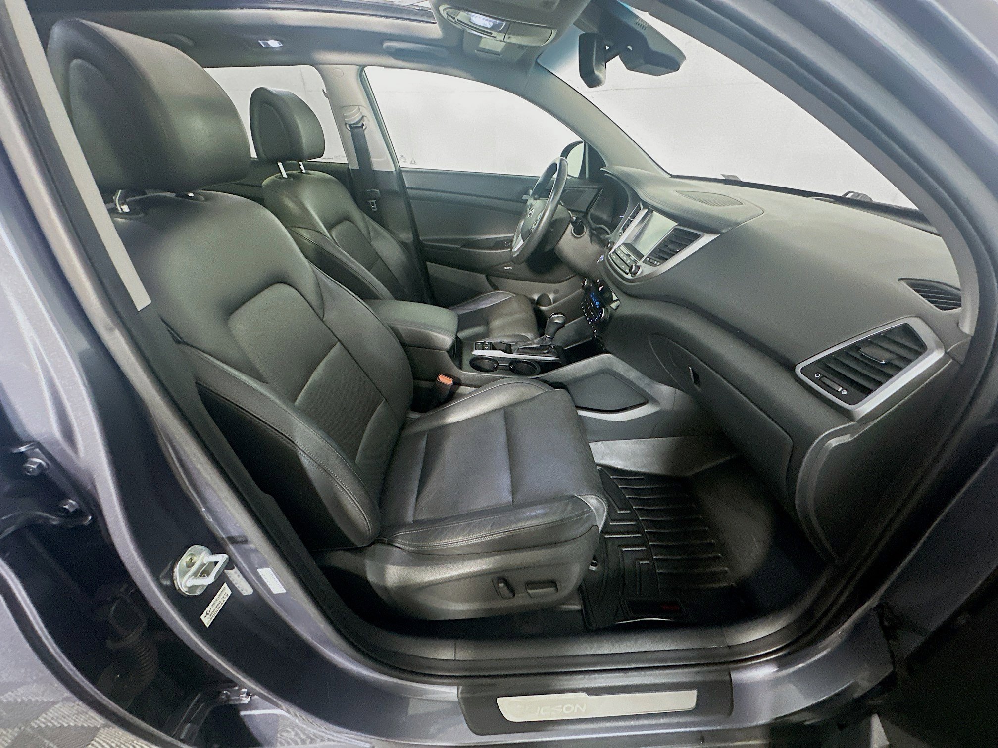 Used 2017 Hyundai Tucson Limited w/ Limited Ultimate Package 03 image 34