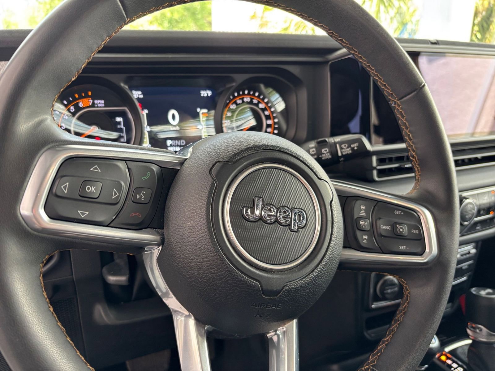 Used 2025 Jeep Wrangler Sahara AWD/4WD image 28