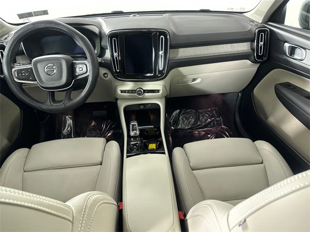 Used 2025 Volvo XC40 B5 Plus w/ Climate Package image 18