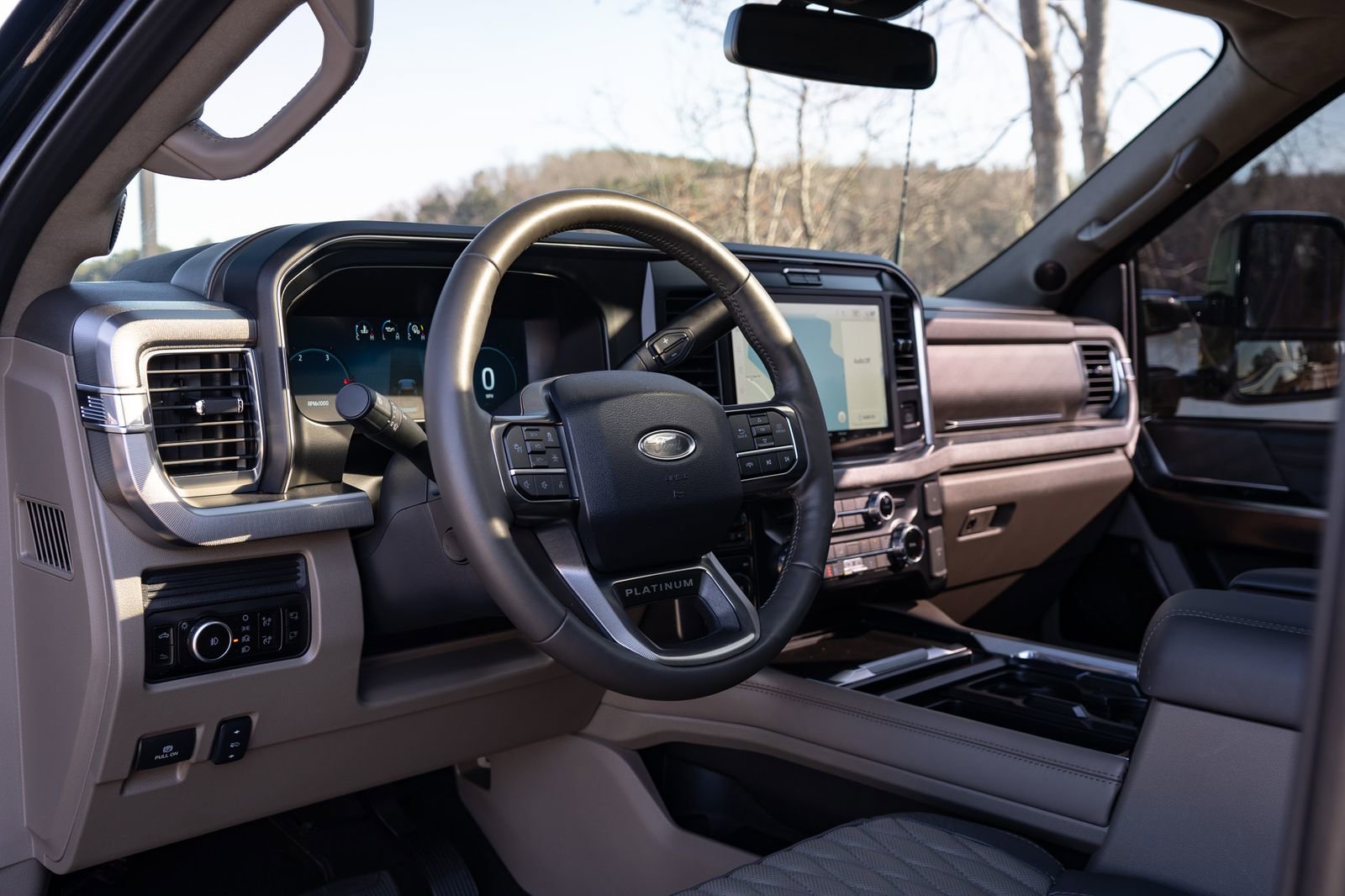 Used 2025 Ford F250 Platinum w/ Platinum Plus Package image 30