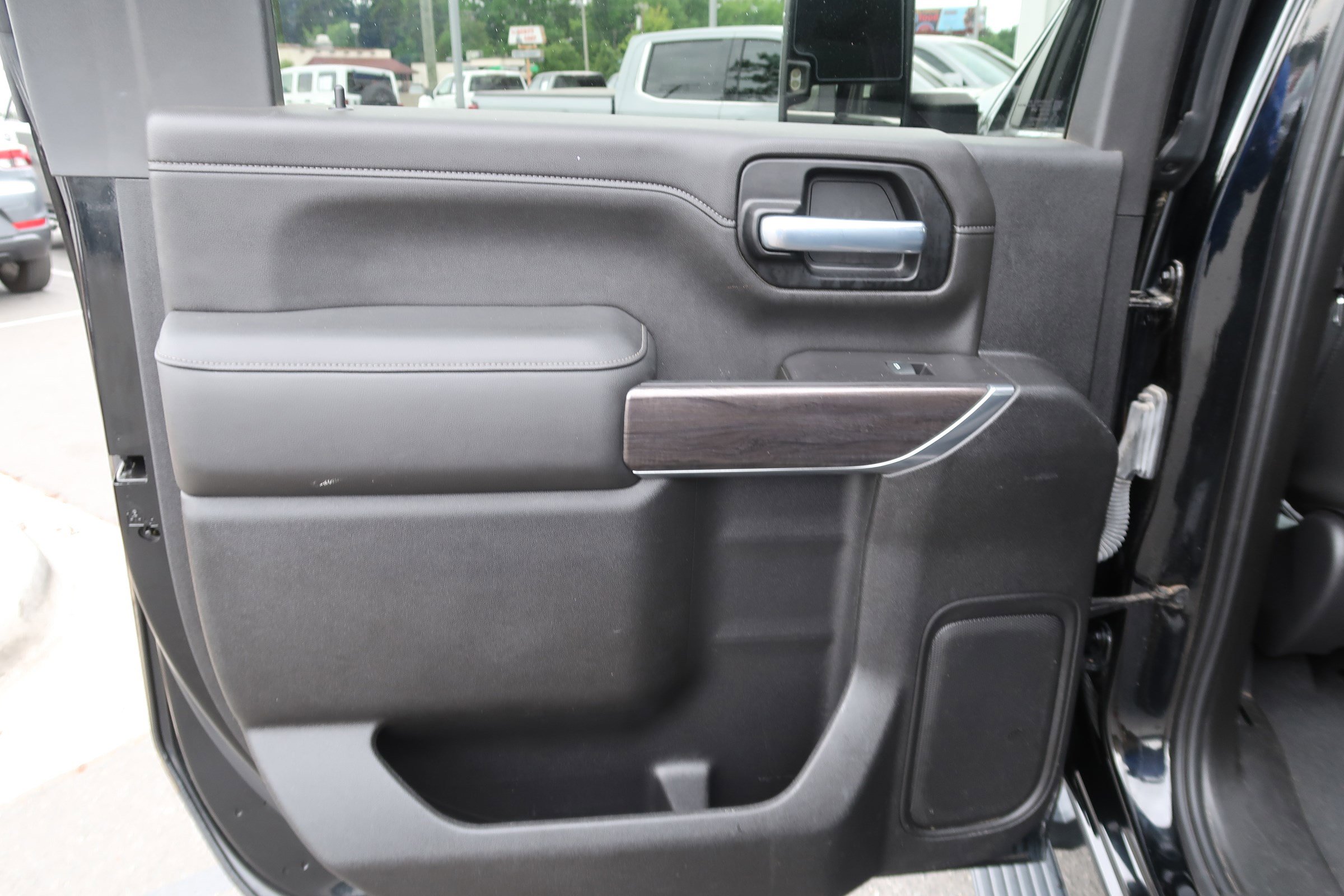 Used 2021 Chevrolet Silverado 2500 LTZ w/ LTZ Plus Package AWD/4WD image 37