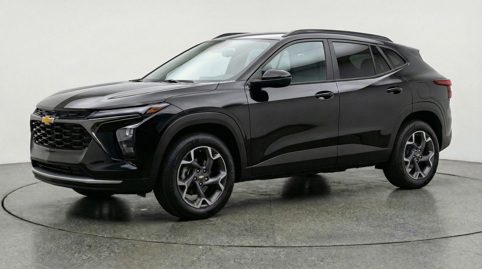 Used 2025 Chevrolet Trax LT image 3