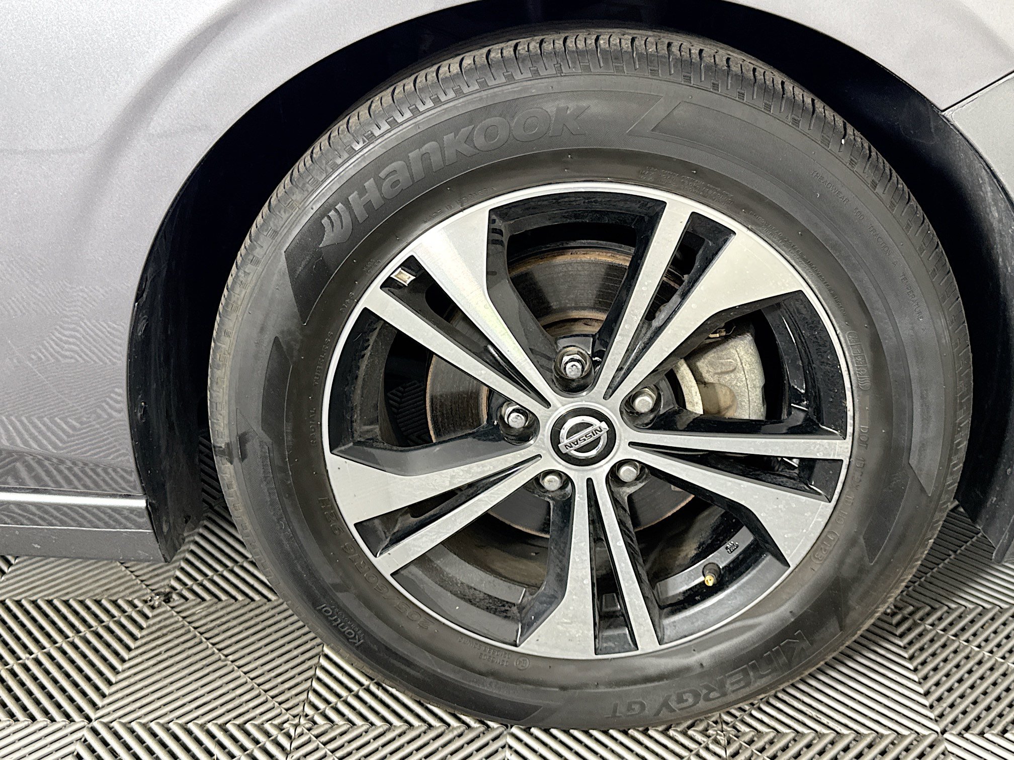 Used 2023 Nissan Sentra SV FWD image 30