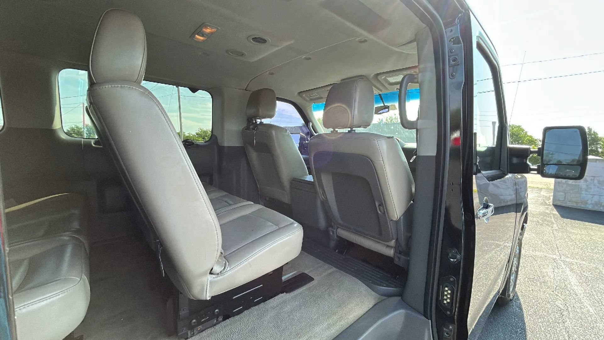 Used 2014 Nissan NV 3500 SL w/ Technology Package RWD image 35