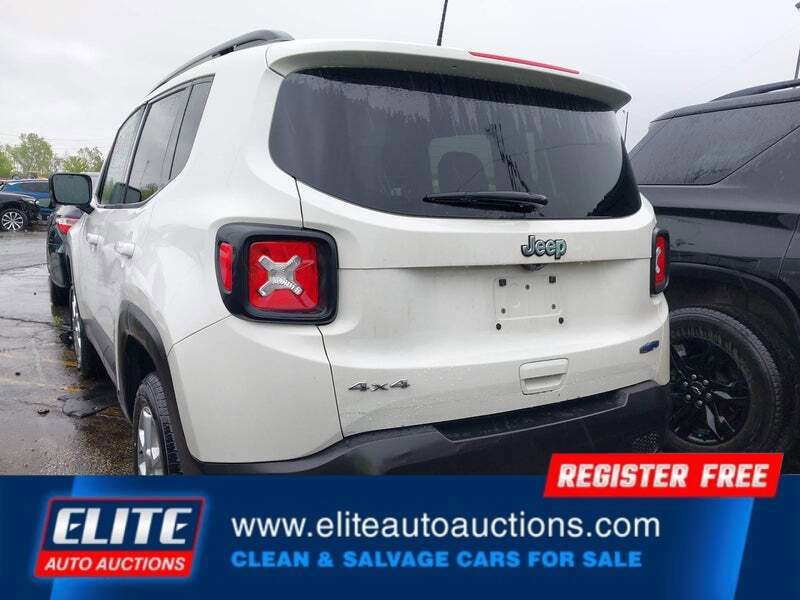 Used 2022 Jeep Renegade Latitude w/ Convenience Group AWD/4WD image 5