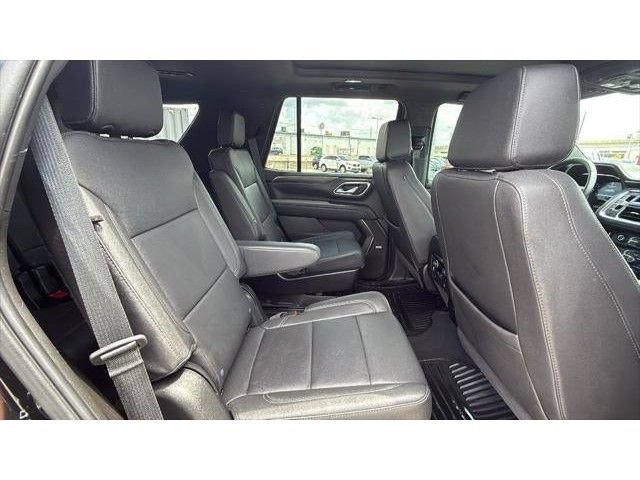 Used 2024 Chevrolet Tahoe Z71 w/ Luxury Package AWD/4WD image 31