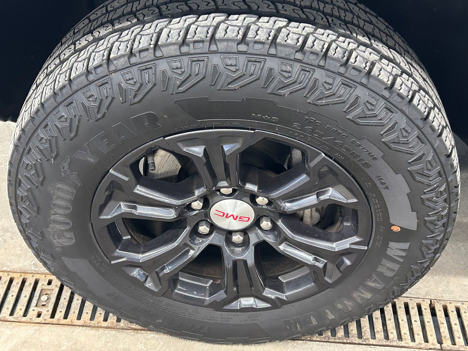 Used 2023 GMC Canyon Elevation w/ Convenience Package image 9