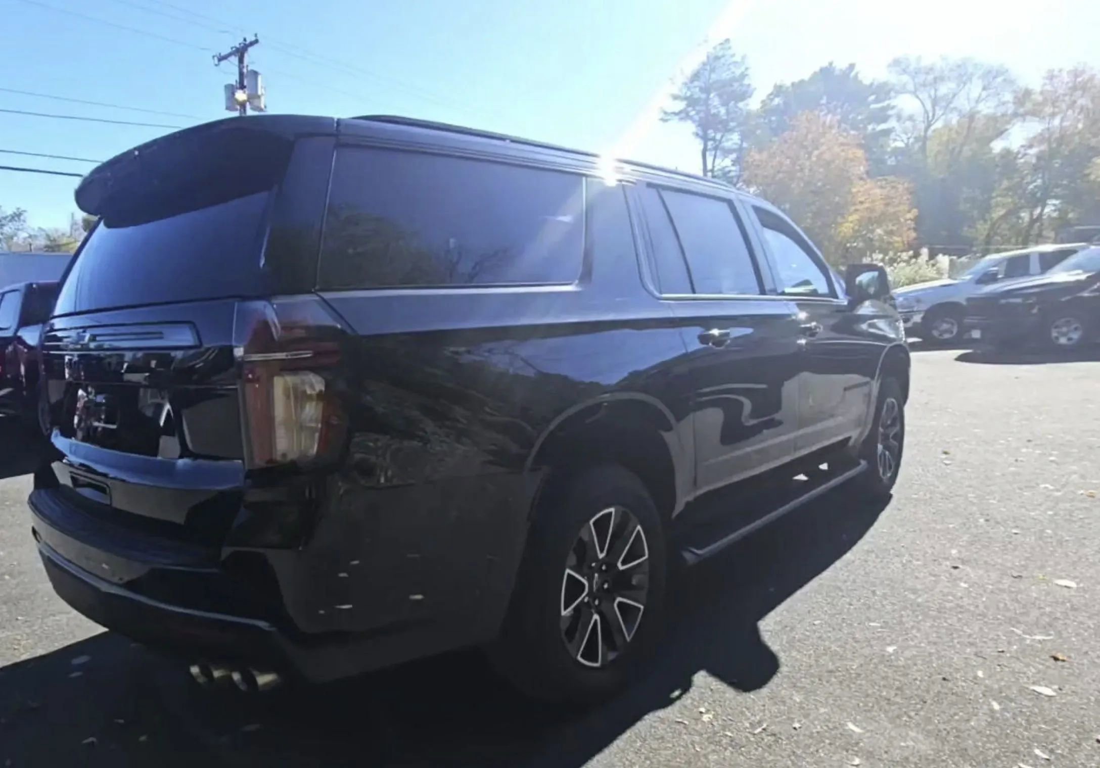 Used 2022 Chevrolet Suburban Z71 w/ Z71 Off-Road Package image 2