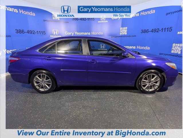 Used 2016 Toyota Camry SE image 3