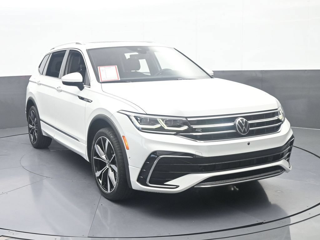 Used 2023 Volkswagen Tiguan SEL R-Line AWD/4WD image 9
