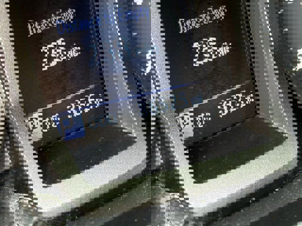 Used 2017 Toyota Tacoma TRD Off-Road w/ Tow Package (A/T) image 19