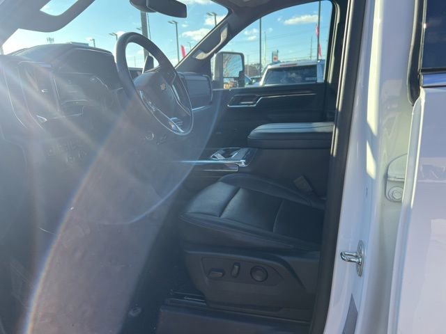 Used 2024 Chevrolet Silverado 2500 LTZ w/ LTZ Plus Package image 15