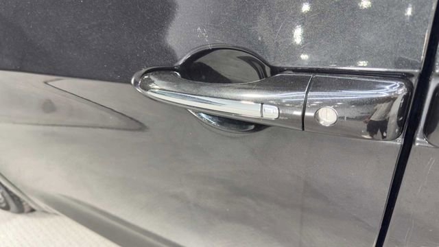 Used 2022 Chrysler Pacifica Touring-L FWD image 13