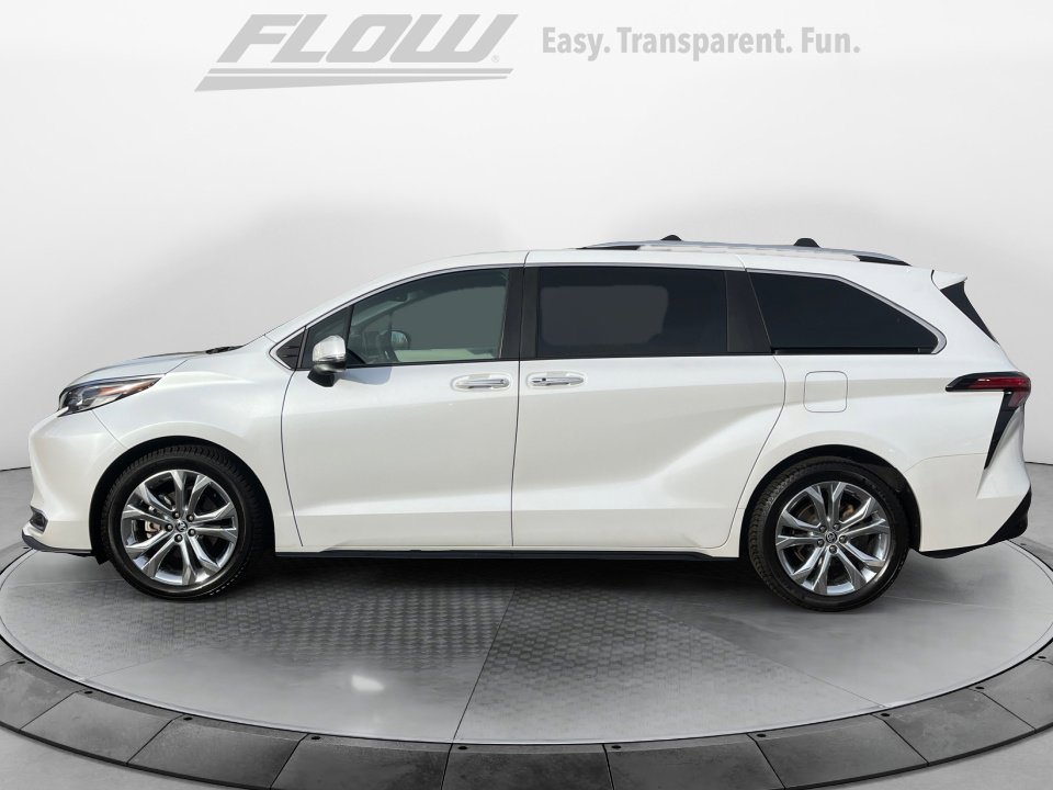 Certified 2023 Toyota Sienna Platinum image 5
