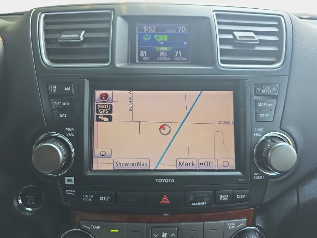 Used 2012 Toyota Highlander Limited w/ Tow Pkg AWD/4WD image 26