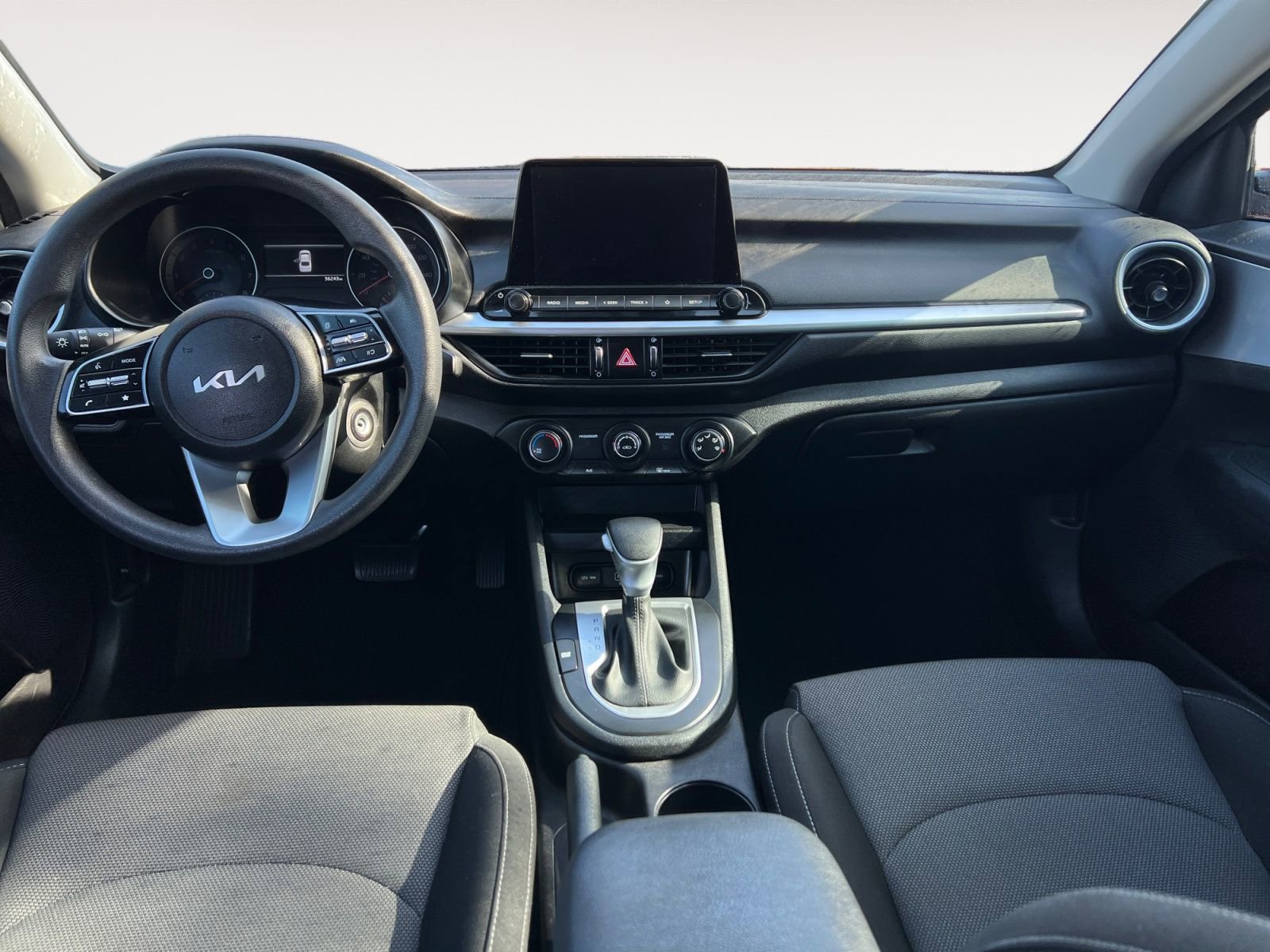 Used 2023 Kia Forte LXS FWD image 10