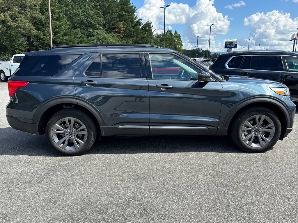 Used 2024 Ford Explorer XLT w/ Equipment Group 202A AWD/4WD image 8