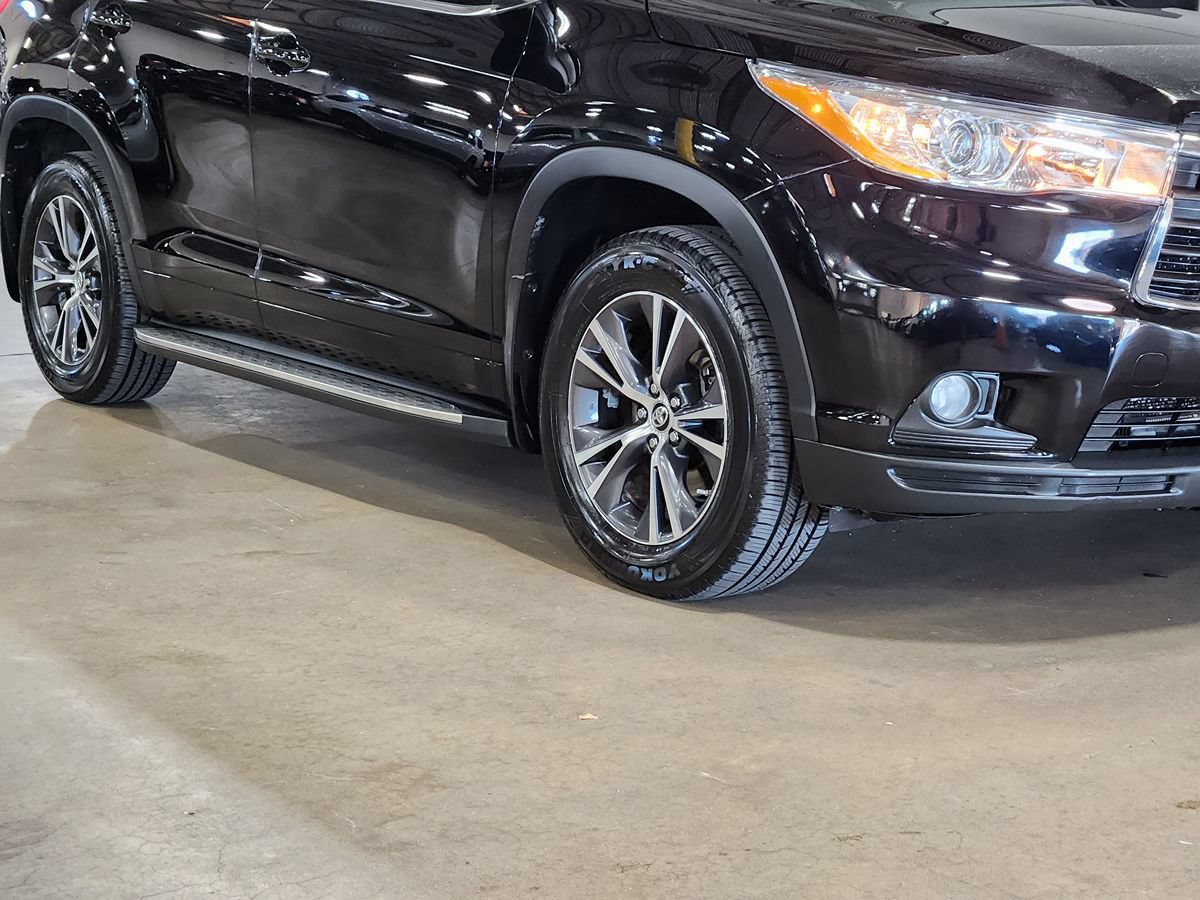Used 2016 Toyota Highlander XLE FWD image 16