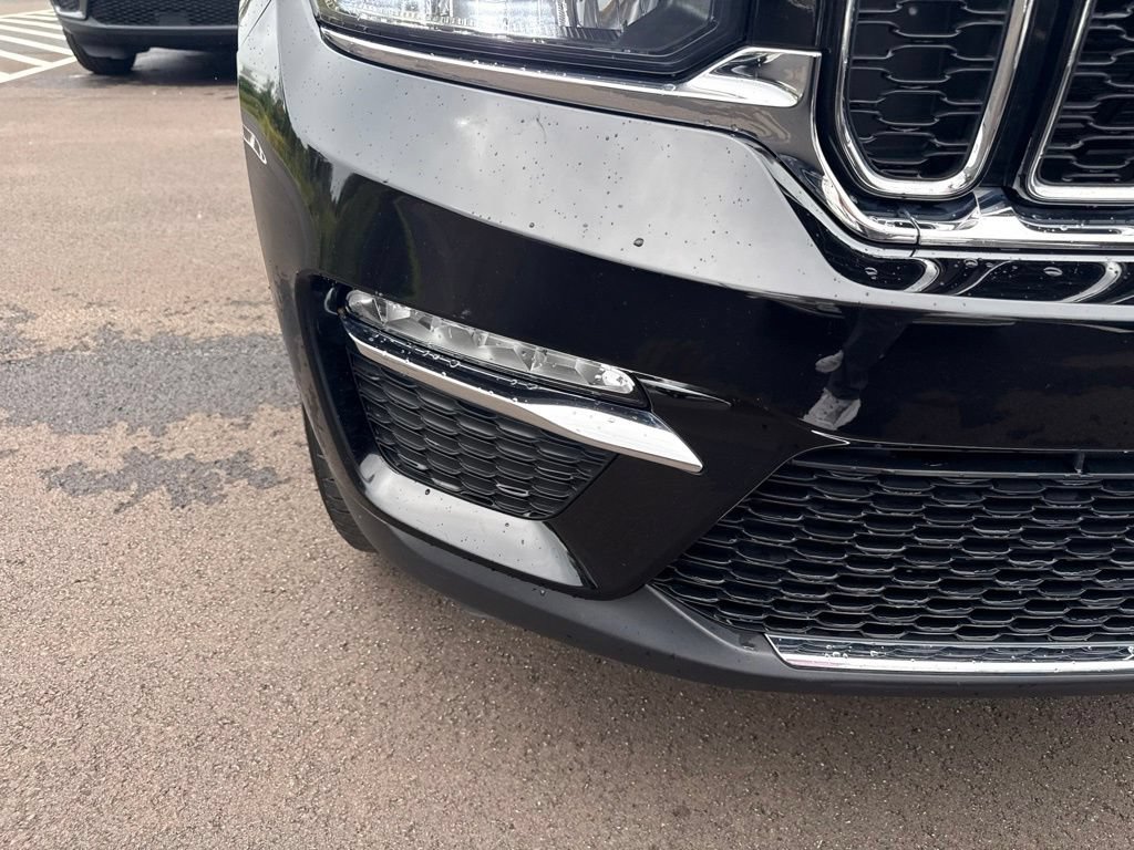 Used 2023 Jeep Grand Cherokee Limited AWD/4WD image 9