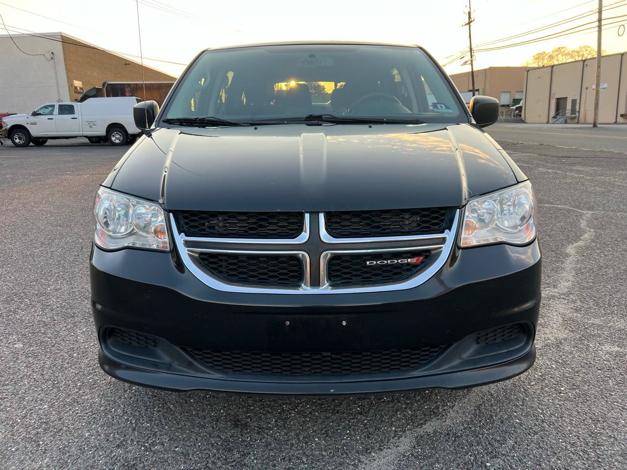 Used 2017 Dodge Grand Caravan SE w/ Power Window Group FWD image 2