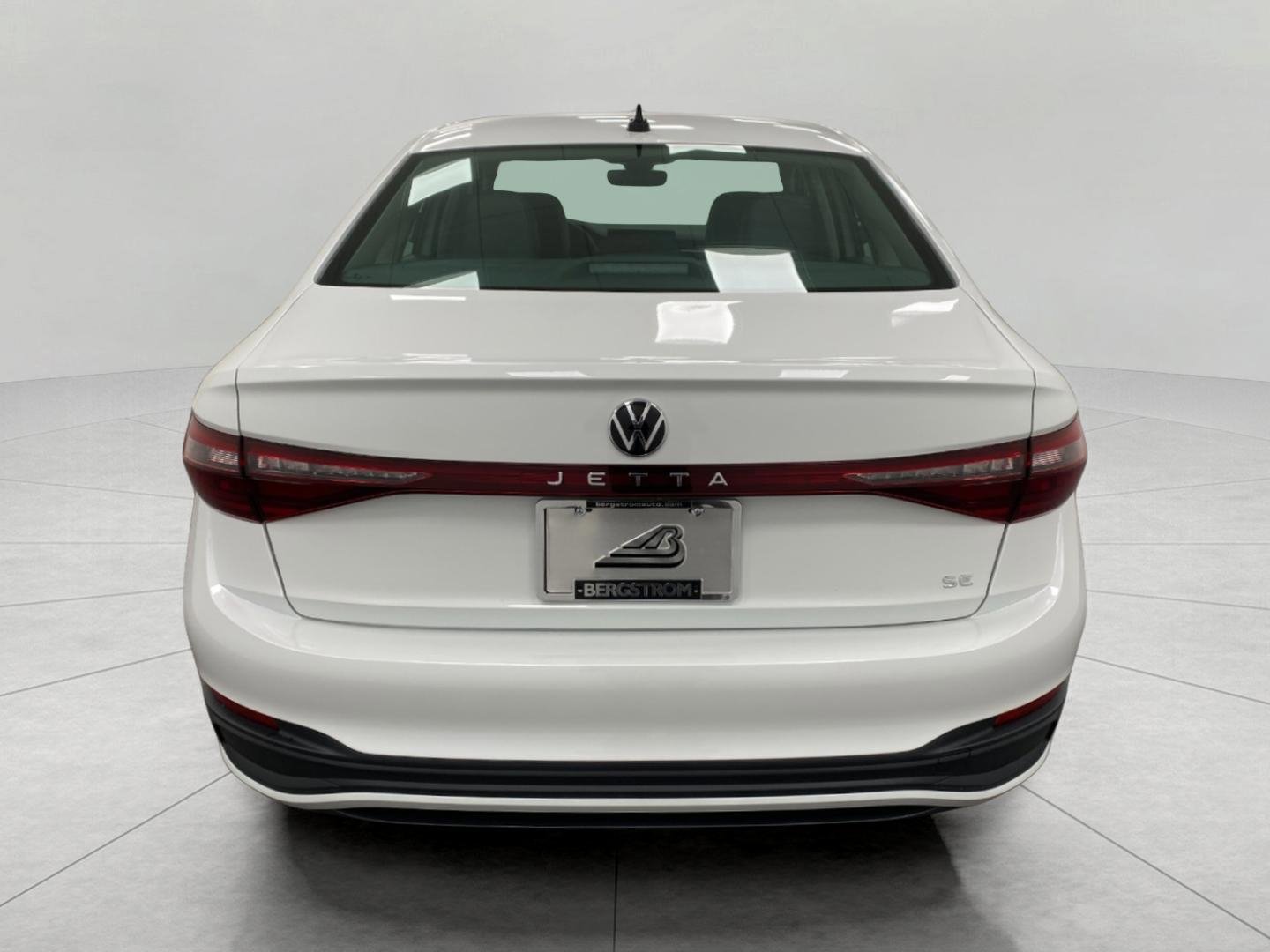 New 2025 Volkswagen Jetta SE image 4