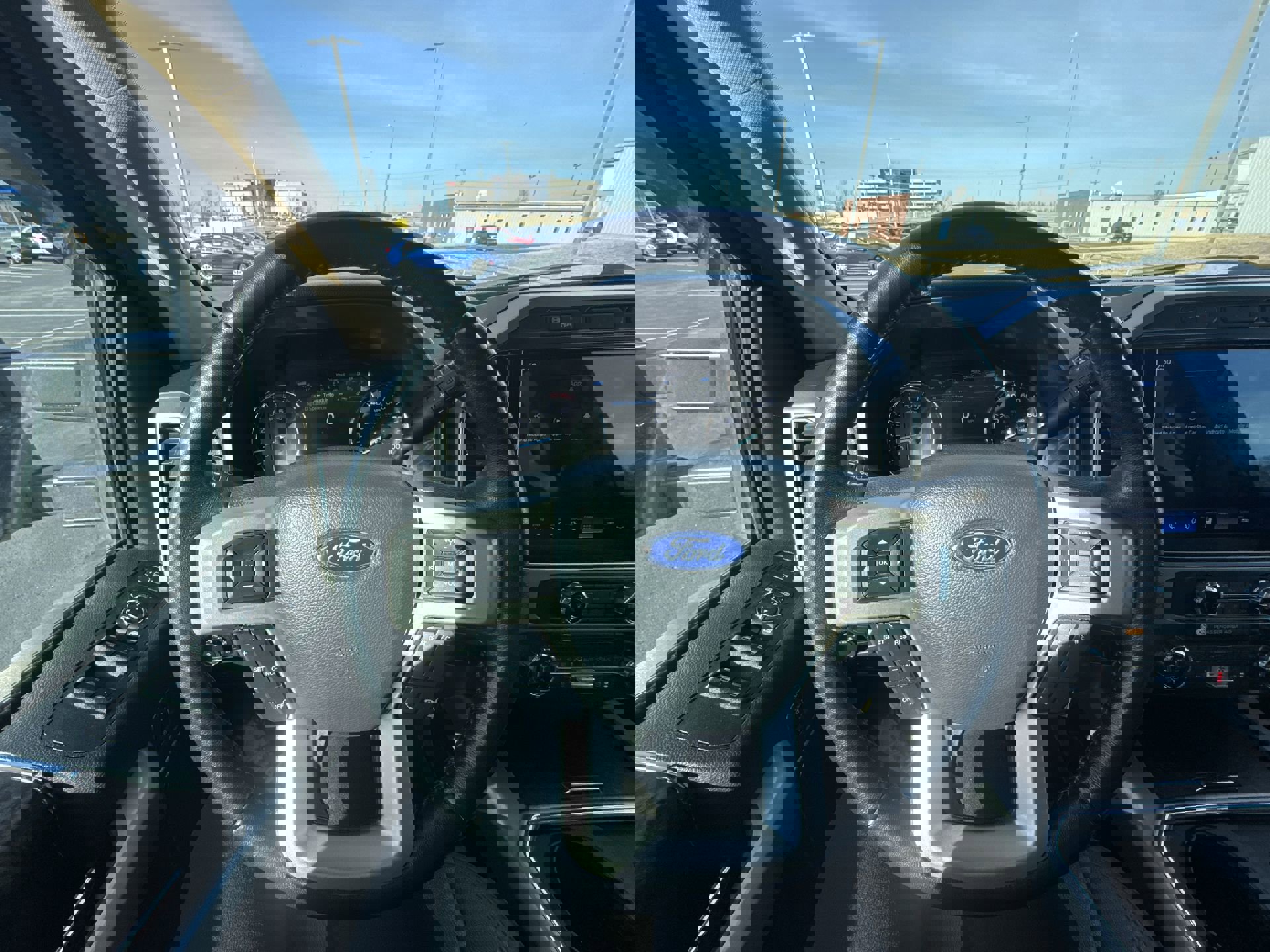 Used 2022 Ford F350 Lariat w/ Chrome Package image 14