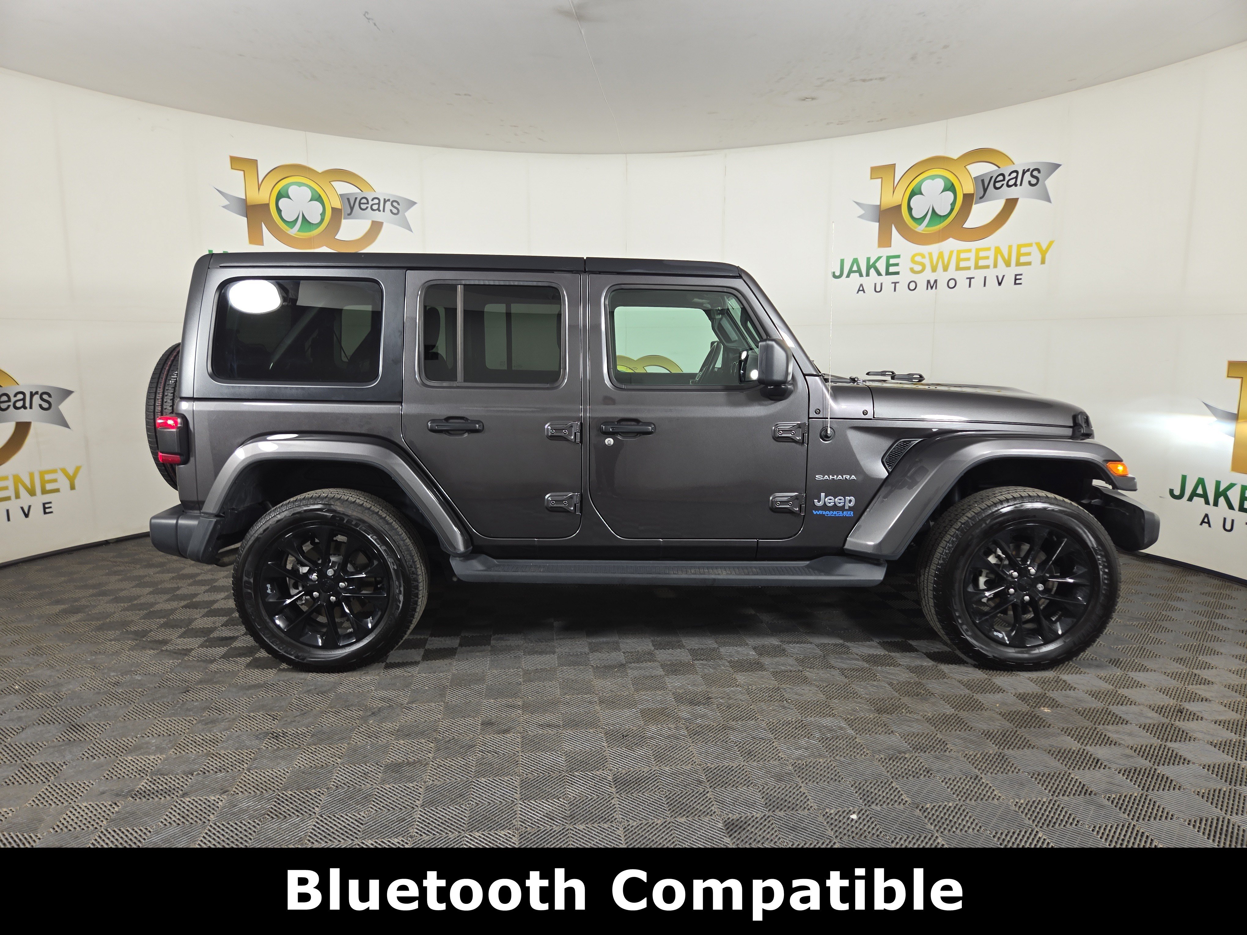 Used 2021 Jeep Wrangler Unlimited Sahara w/ Dual Top Group AWD/4WD image 11