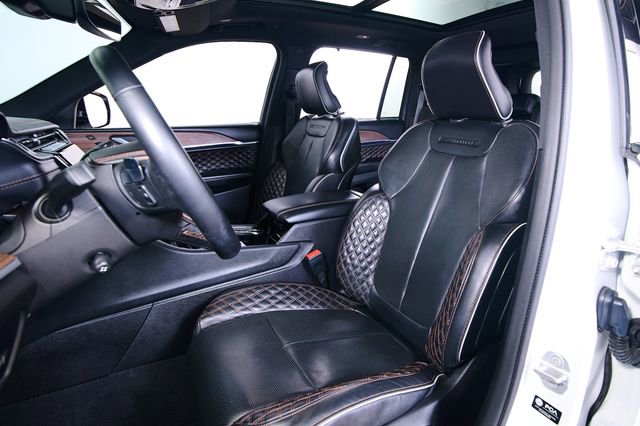 Used 2022 Jeep Grand Cherokee Summit w/ Luxury Tech Group V image 20