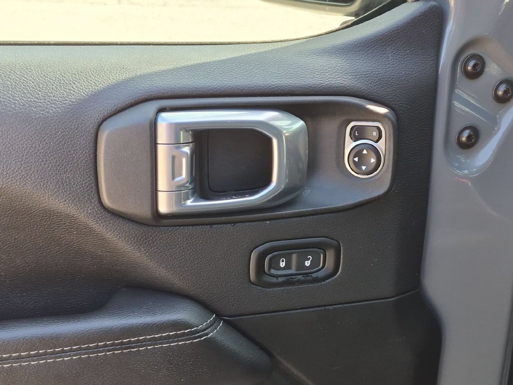 Used 2021 Jeep Wrangler Unlimited Sahara w/ Cold Weather Group AWD/4WD image 12