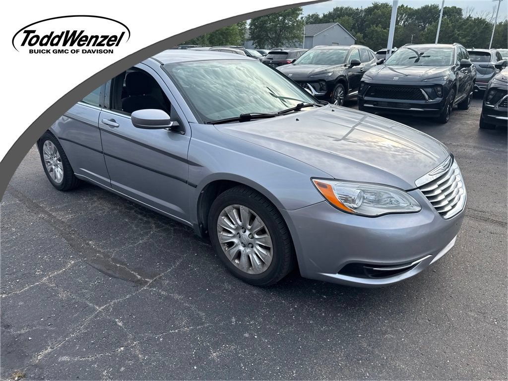Used 2013 Chrysler 200 LX FWD image 1