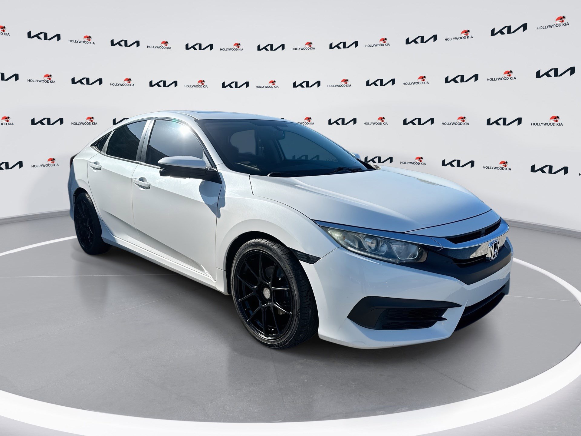 Used 2018 Honda Civic EX image 1