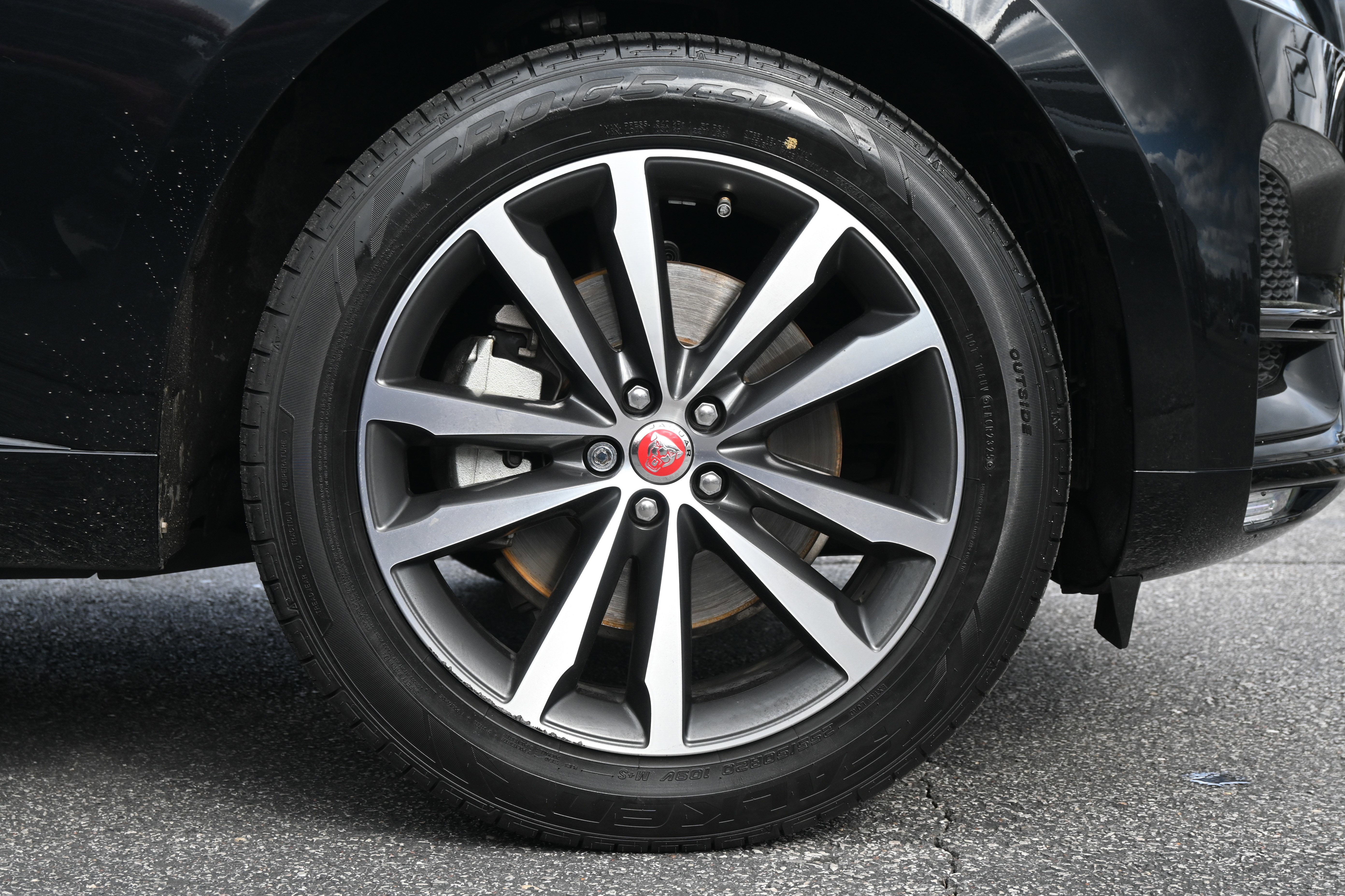 Used 2023 Jaguar F-PACE S AWD/4WD image 12
