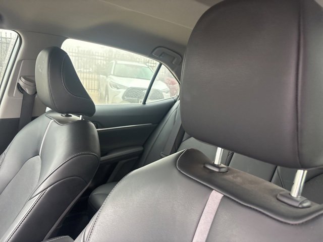 Used 2022 Toyota Camry XSE image 9