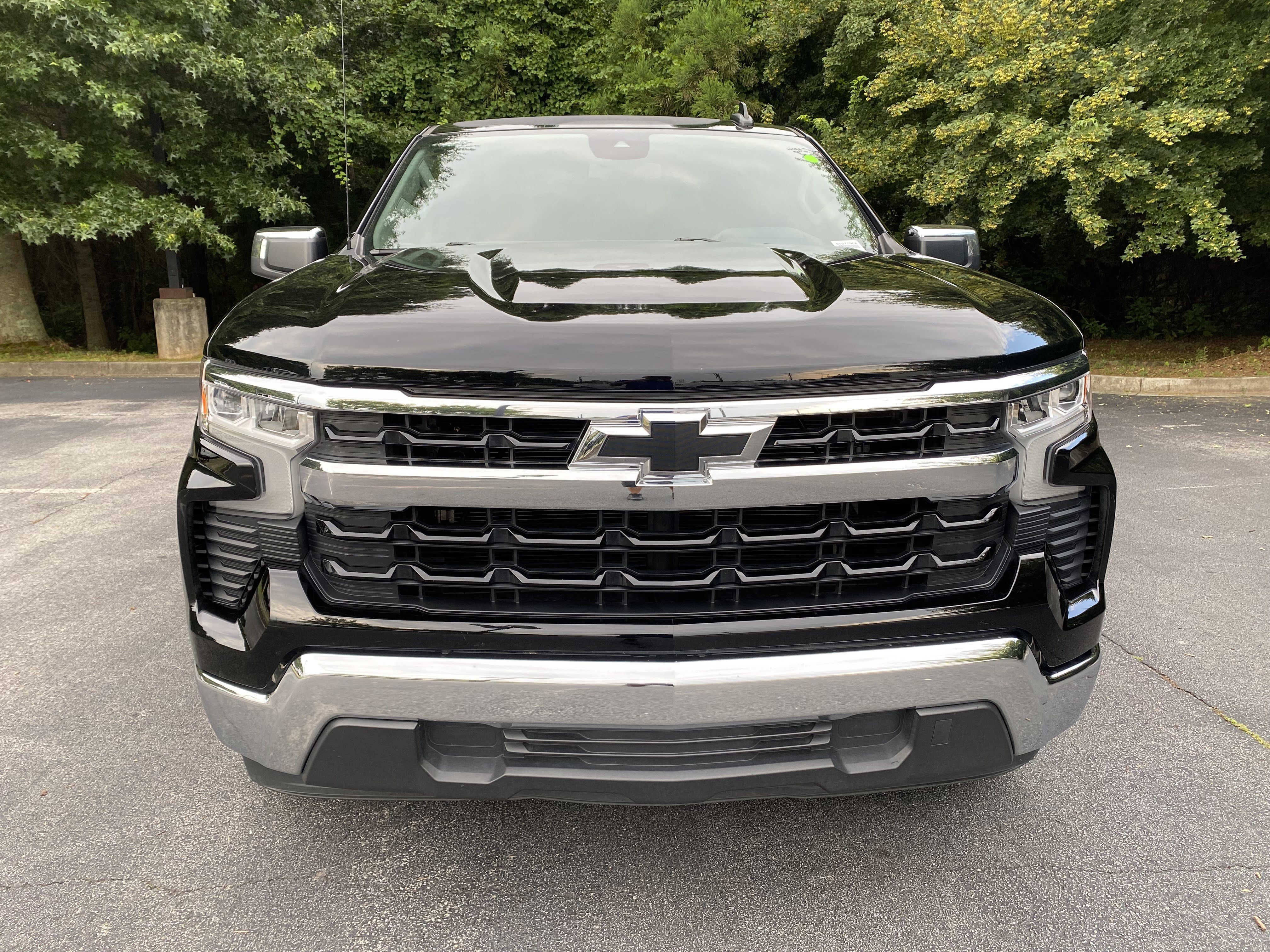 Used 2024 Chevrolet Silverado 1500 LT w/ Convenience Package II RWD image 3