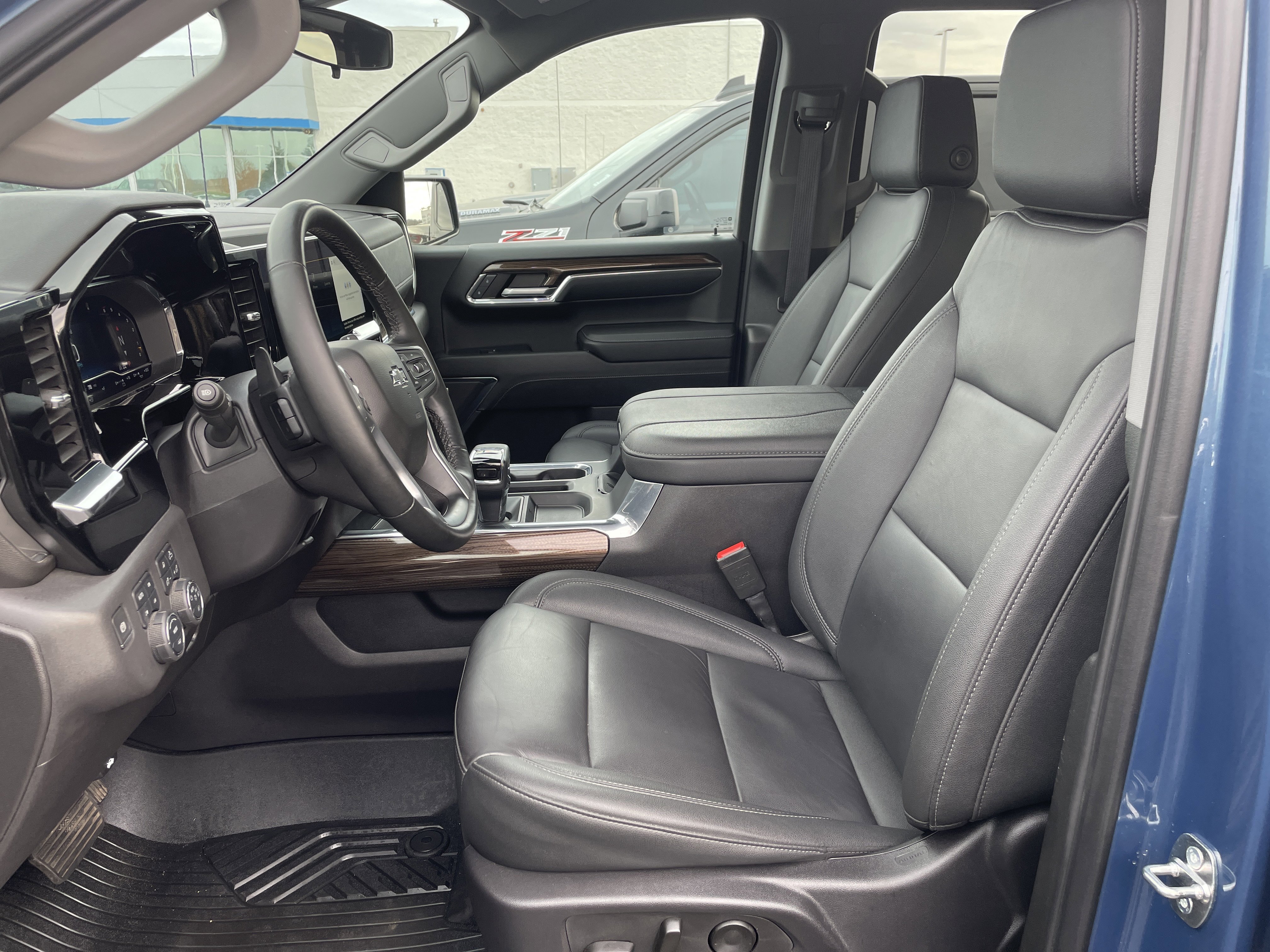 Used 2024 Chevrolet Silverado 1500 LT Trail Boss w/ LT Trail Boss Premium Package image 16