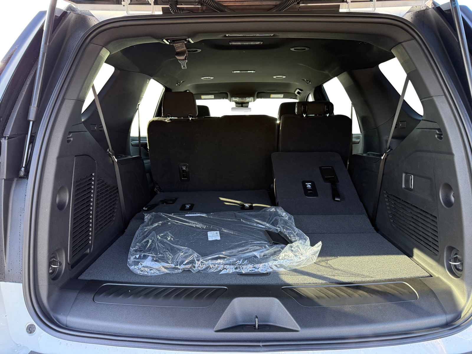 New 2026 Chevrolet Tahoe LS w/ LPO, Dark Essentials Package AWD/4WD image 17