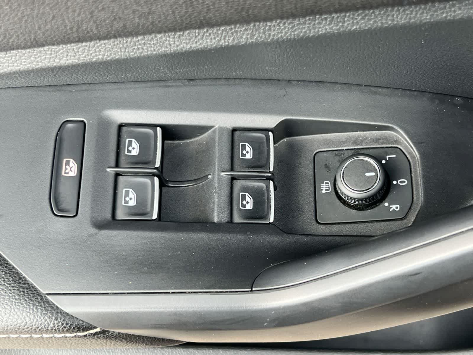 Used 2024 Volkswagen Jetta SE w/ Panoramic Sunroof Package FWD image 17
