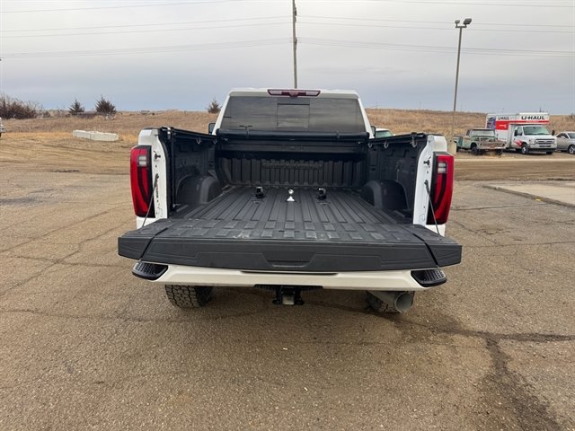 Used 2024 GMC Sierra 3500 Denali w/ Denali Reserve Package image 20