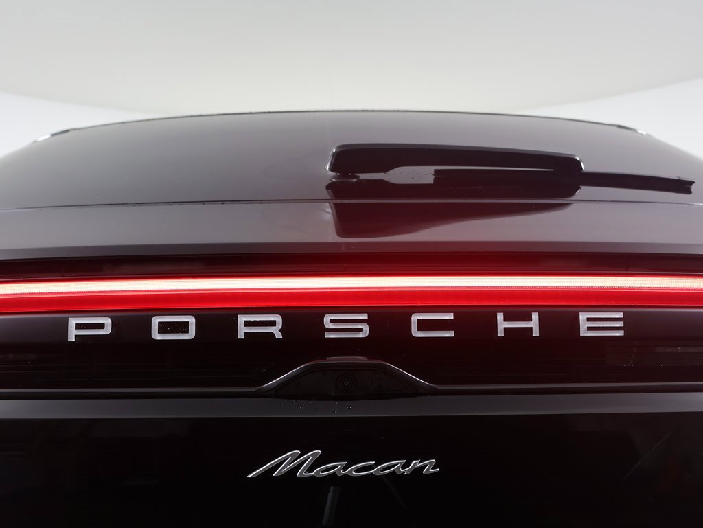 New 2025 Porsche Macan Electric image 18