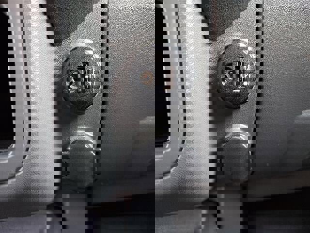 Used 2020 Nissan Frontier SV image 54