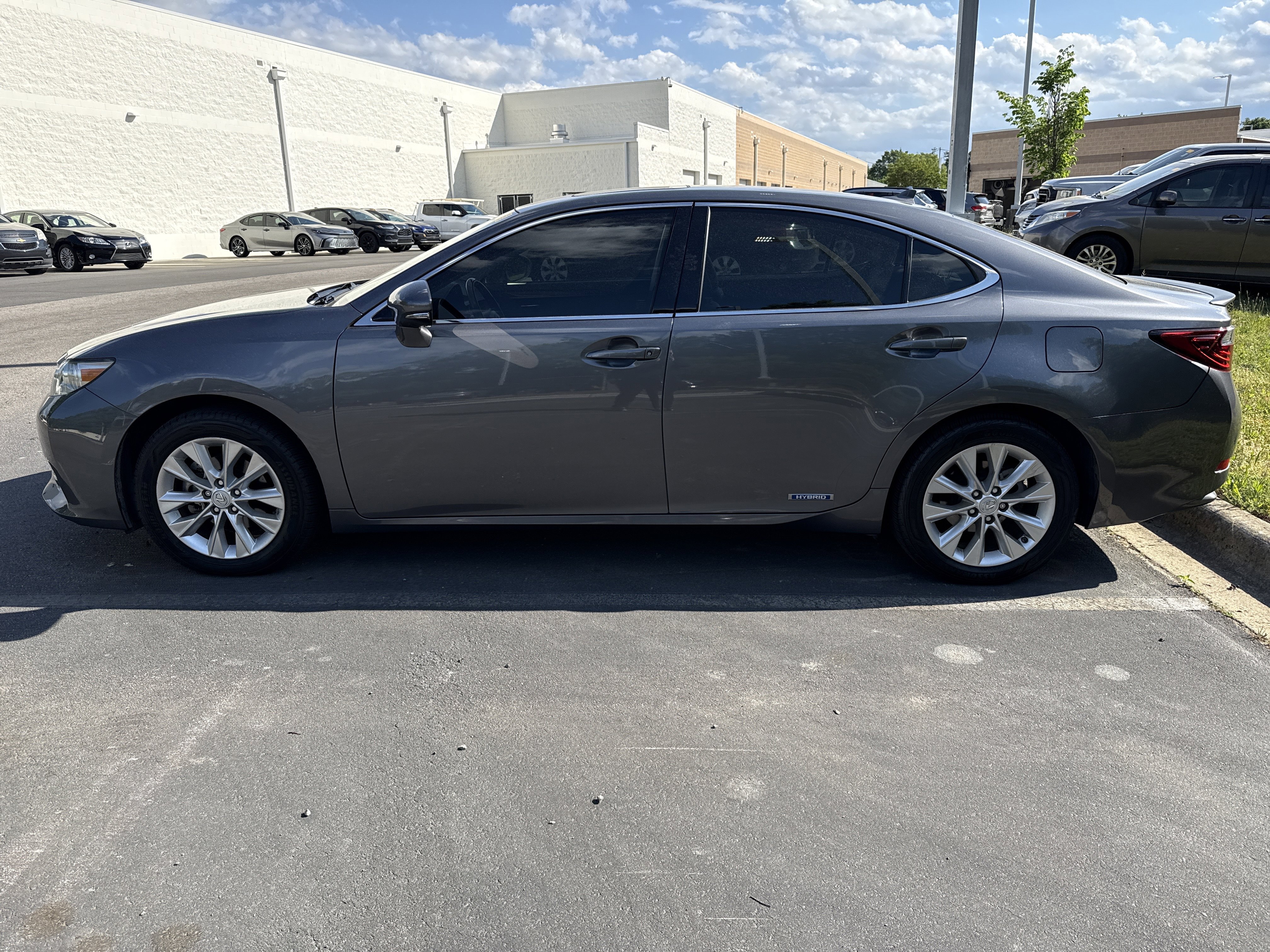 Used 2013 Lexus ES 300h w/ Luxury Pkg image 7
