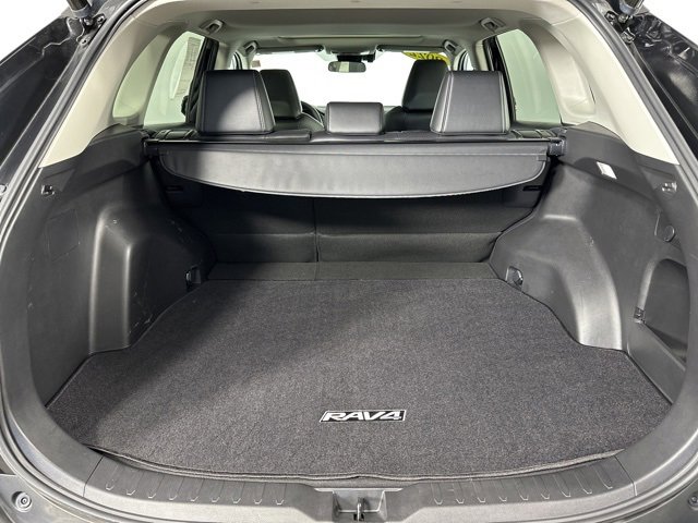 Used 2022 Toyota RAV4 XLE Premium image 30