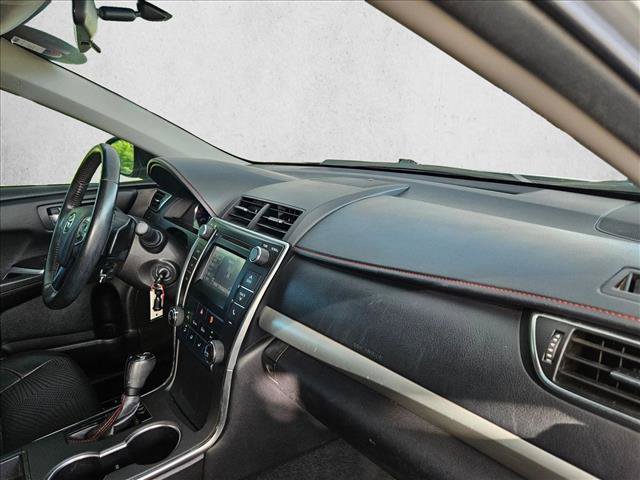 Used 2016 Toyota Camry SE FWD image 16