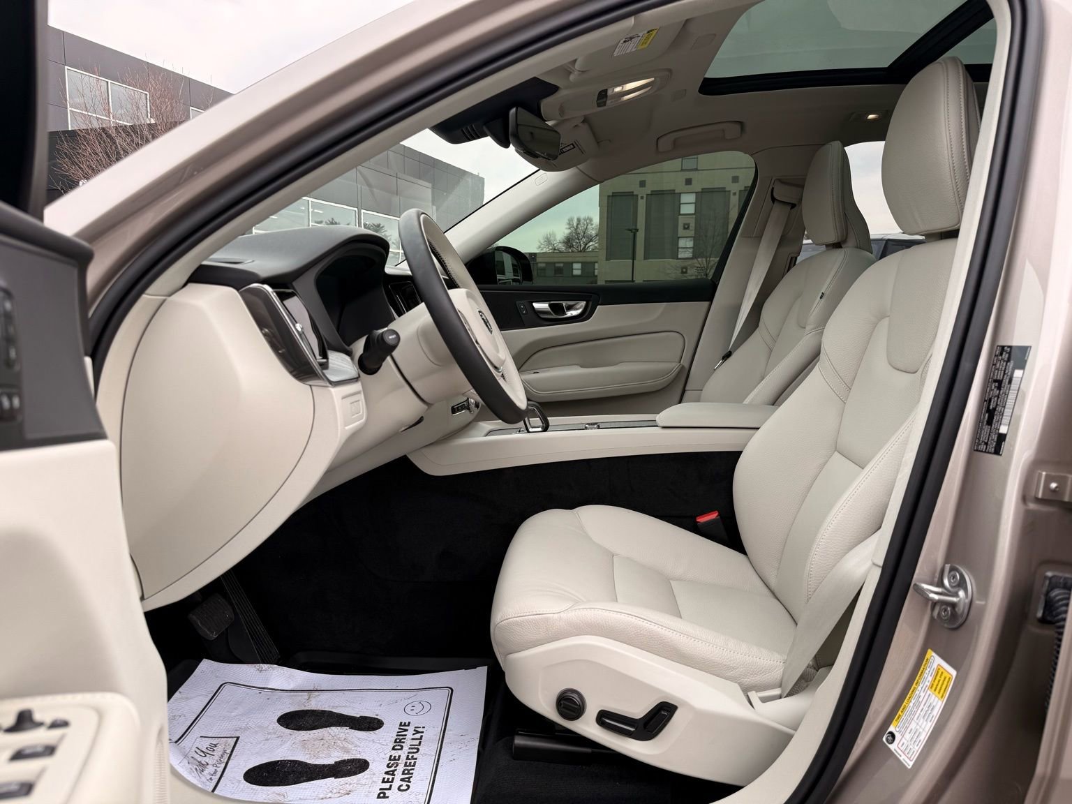 Used 2025 Volvo XC60 T8 Plus w/ Protection Package Premier image 44