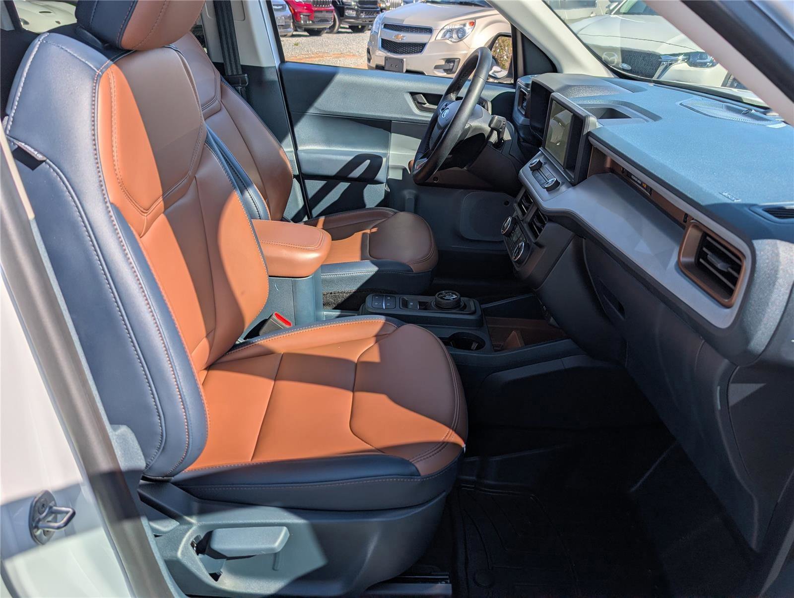 Used 2024 Ford Maverick Lariat image 10