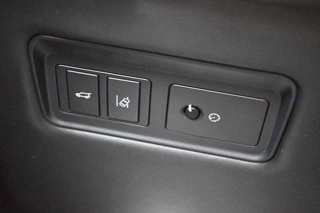 Used 2017 Land Rover Range Rover Long Wheelbase Autobiography image 36