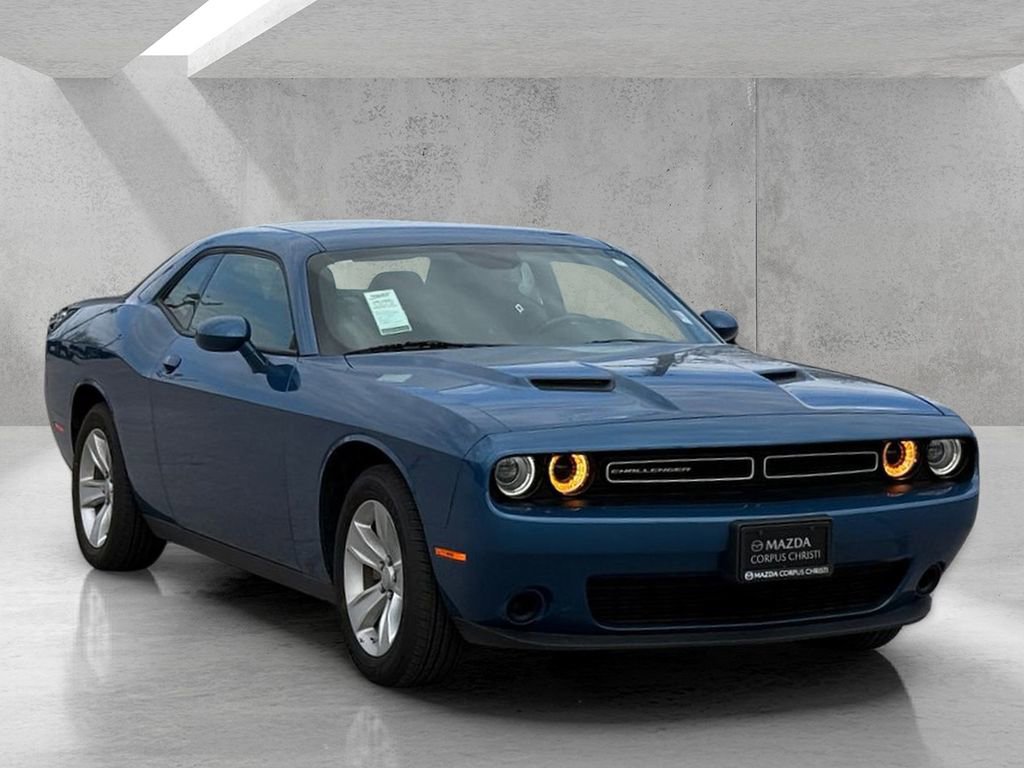Used 2023 Dodge Challenger SXT image 3