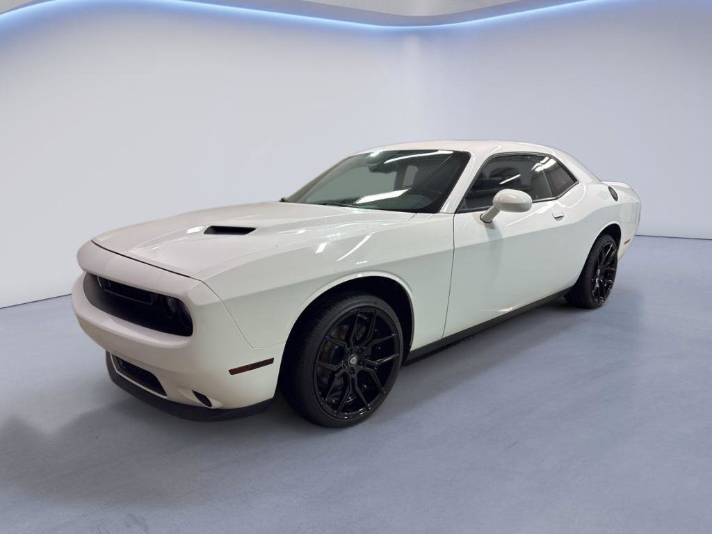Used 2018 Dodge Challenger SXT Plus image 3