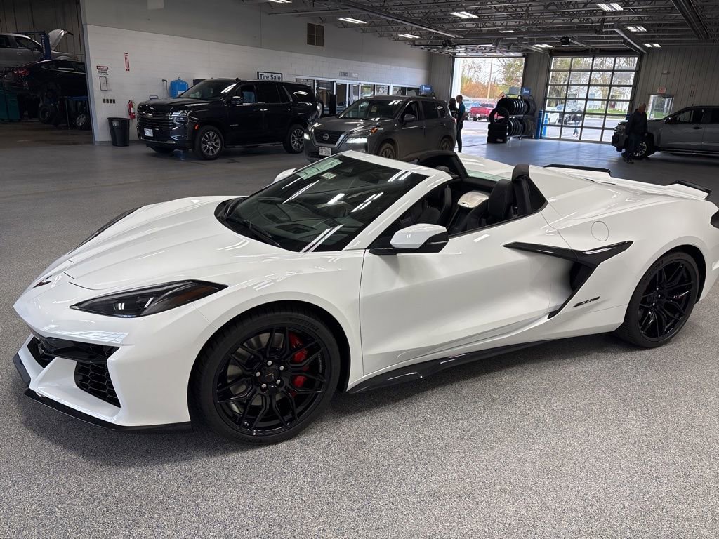 New 2026 Chevrolet Corvette Z06 RWD image 2