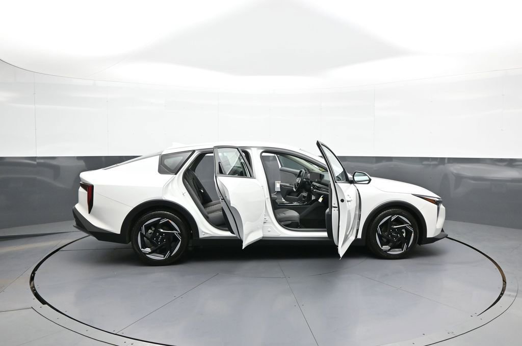 Certified 2025 Kia K4 EX FWD image 41